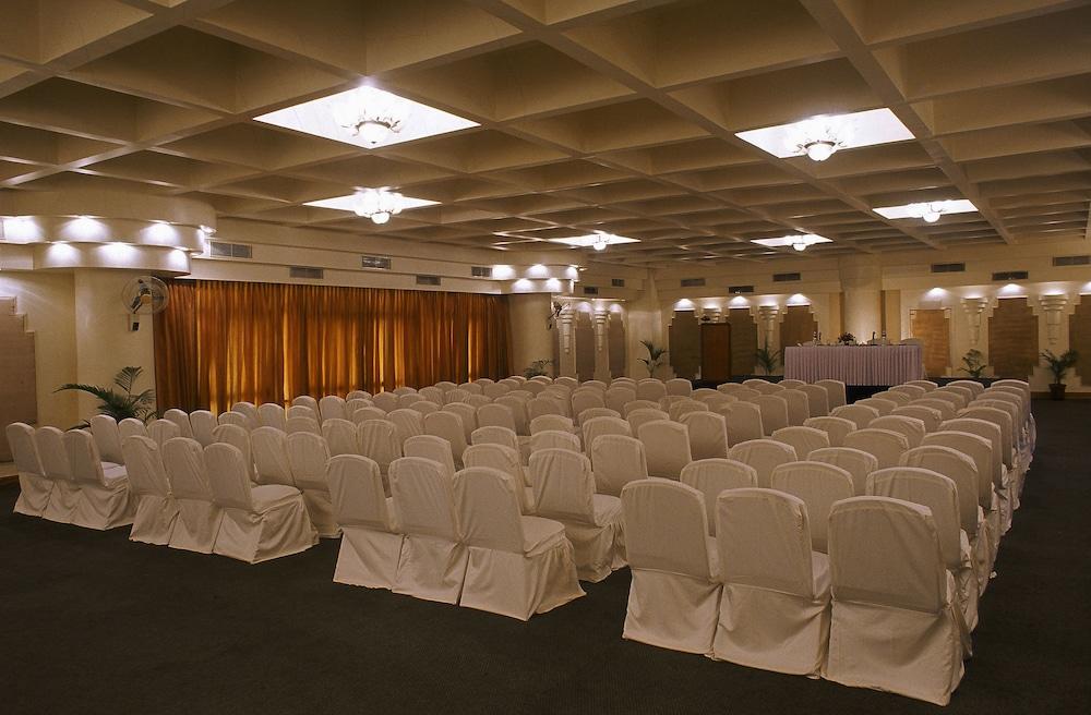 The Pride Hotel, Nagpur Exterior foto